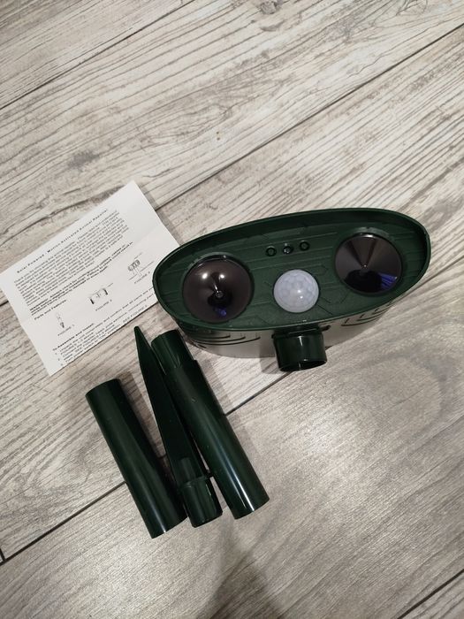 Solarny odstraszacz ultradźwiękowy do ogrodu