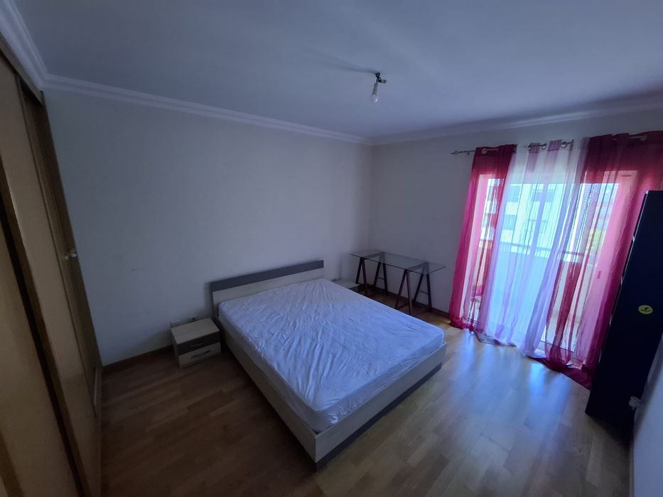 Alugo quarto perto da ual penha