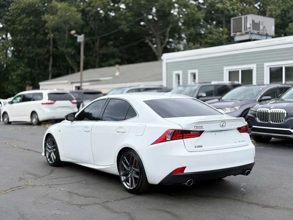 Lexus IS 300      2016