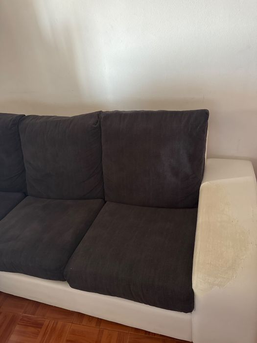 Sofá com 4 cadeiras embutidas