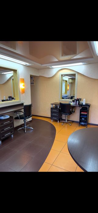 Продається діюча перукарня