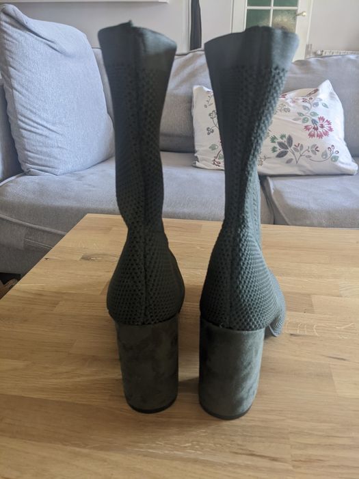 Buty botki w kolorze oliwki 37