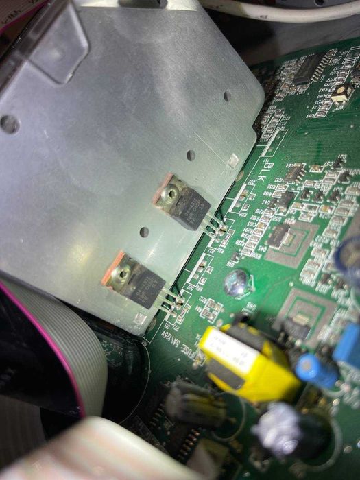 ДБЖ APC Smart UPS 1500 (SUA1500RM2U, 640-7734L REV11) без акумів