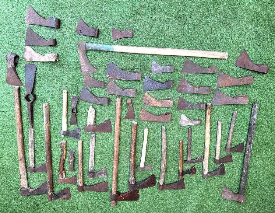 Ferrramentas antigas, machadas, 40 unidades 200,00€