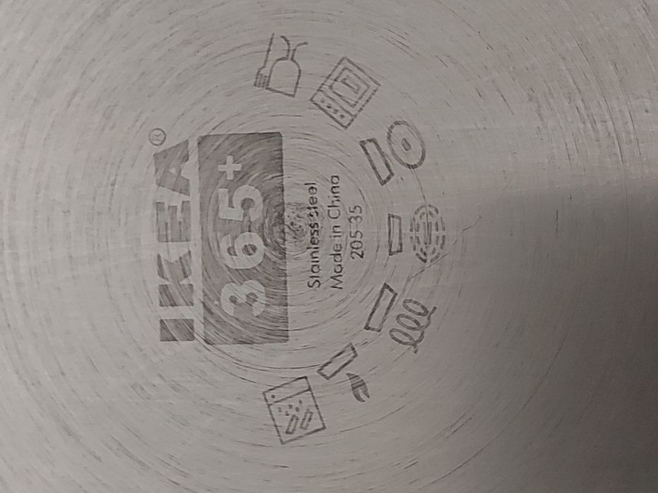 Frigideira inoxidável IKEA 365. Diâmetro 24cm, Altura 7cm.