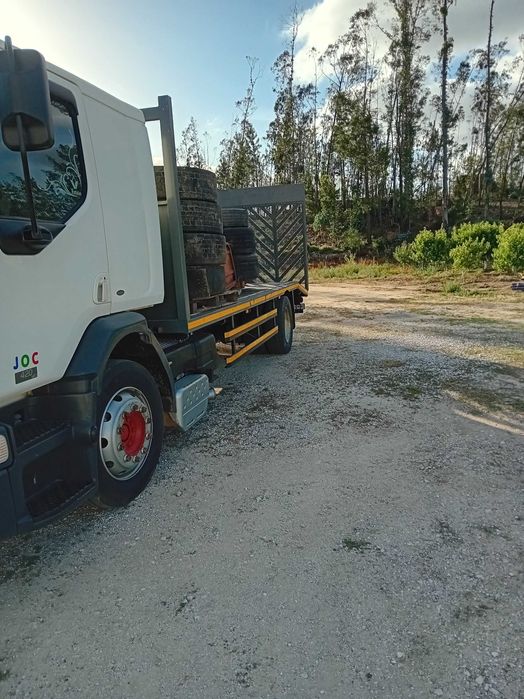 Venda de camião Renault porta máquinas