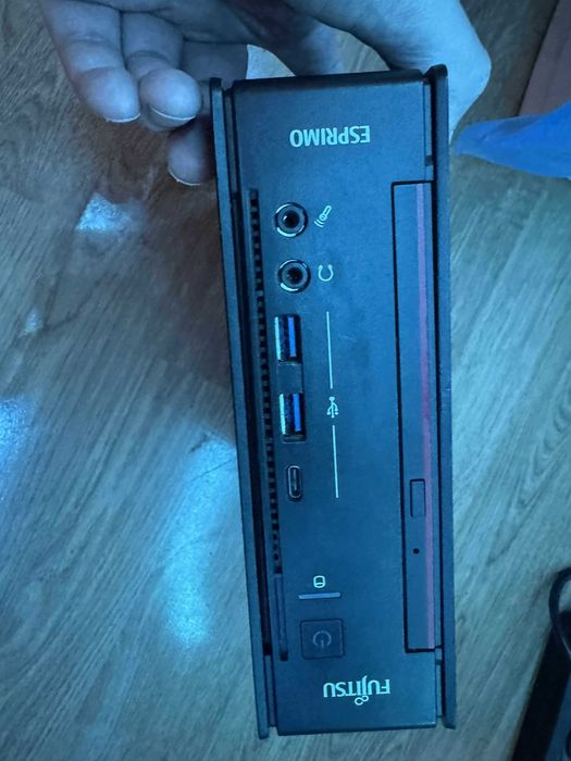 Fujitsu Esprimo Q957