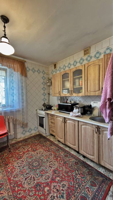 4-х кімнатна, Жовтневе (Рай. лікарня) з меблями