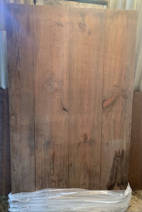 Placa antiga em madeira de pinho