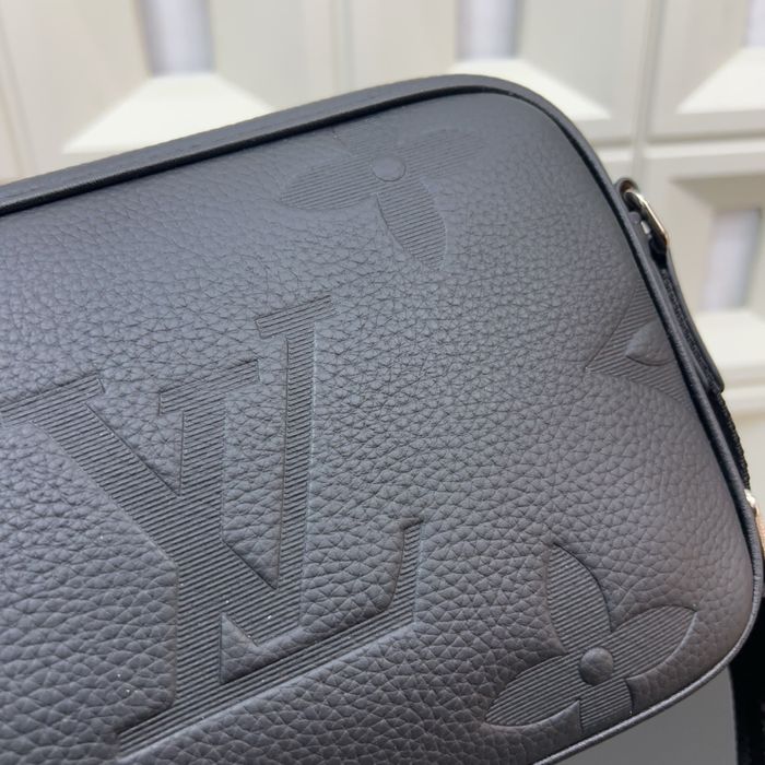 Сумка мужская Louis Vuitton черная кожаная оригинал черная