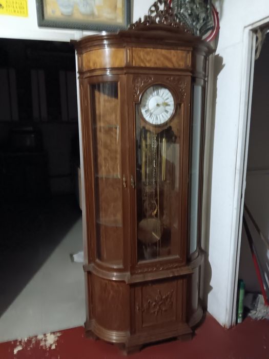 Maravilhoso  relógio de sala  ,com vitrine laterais