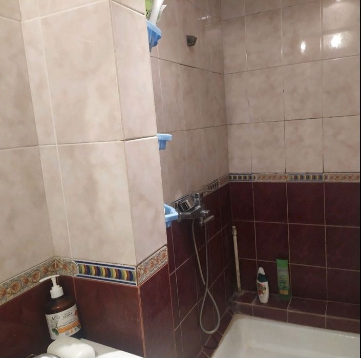 Оренда окремих кімнат у приватному будинкув центрі міста