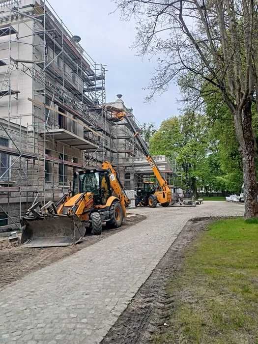Usługi ładowarką teleskopową, wózkiem widłowym, manitou