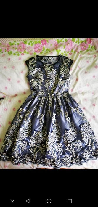 Elegancka haftowana sukienka ala Chi chi London- niepowtarzalny wzór