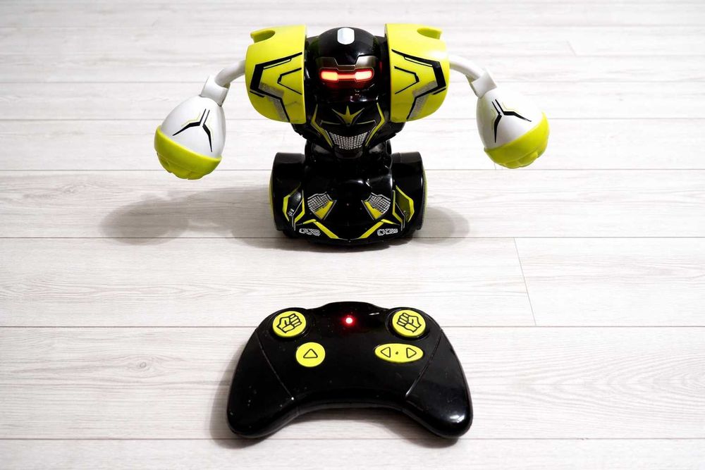 Silverlit Robo Kombat – Zdalnie sterowany robot bokser + pilot