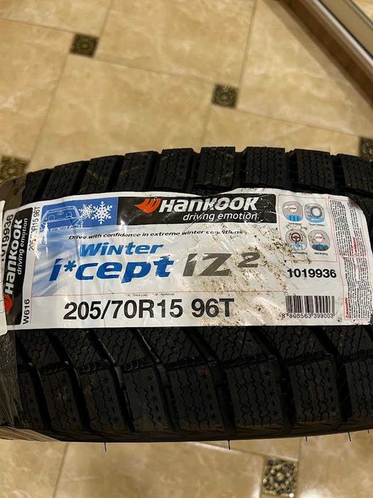 Шина нова зимова Hankook 205/70 R15 96T