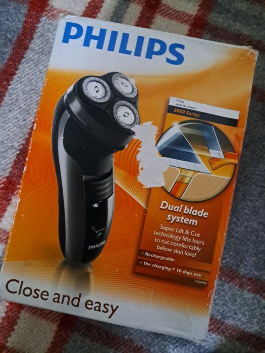 Електробритва PHILIPS HQ 6900
Характеристика:
Живлення - Від мер