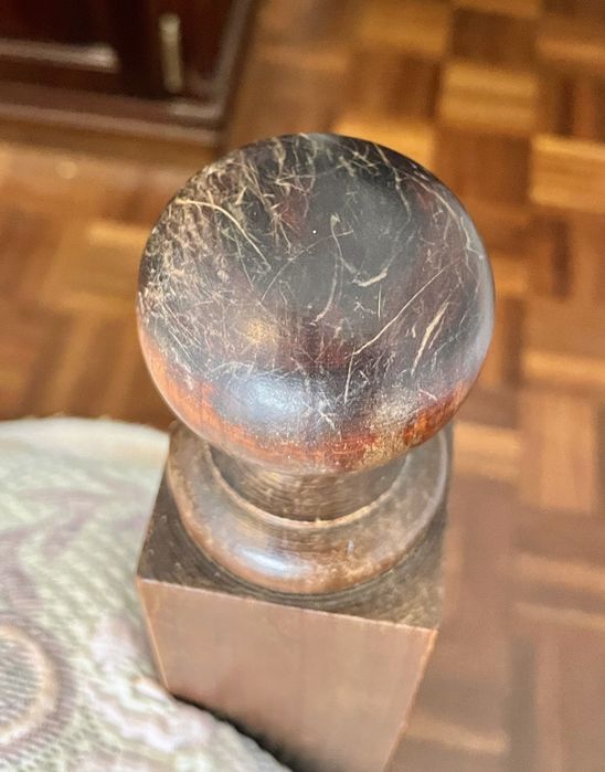 Mobília de quarto em madeira maciça