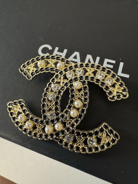 Broszka Chanel premium CC