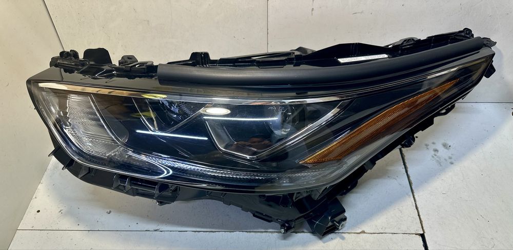 Фара левая Toyota Highlander USA 2020 2021 2022 2023 811500E530