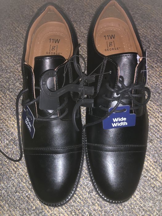 Шкіряні туфлі.