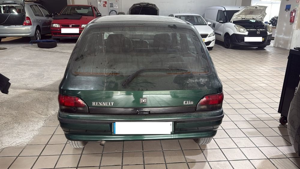 Renault Clio 1.2 de 1994 - Inteiro ou Peças
