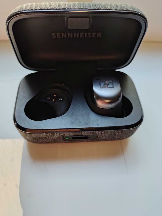 Sennheiser MOMENTUM True Wireless 4 Black Graphite (правий навушник + кейс + аксесуари)