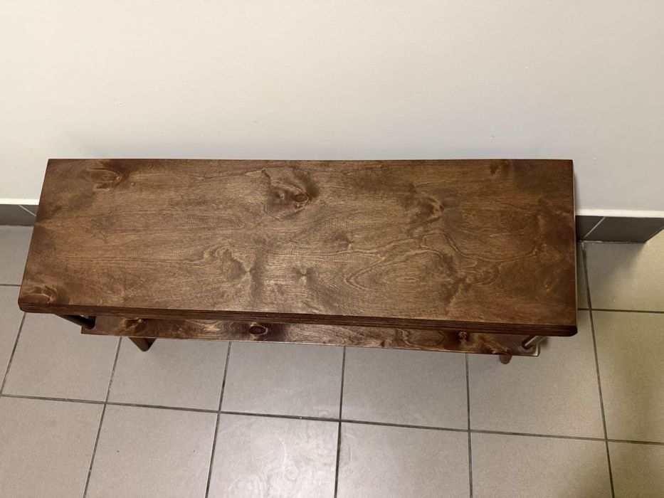 Ręcznie wykonany stolik RTV