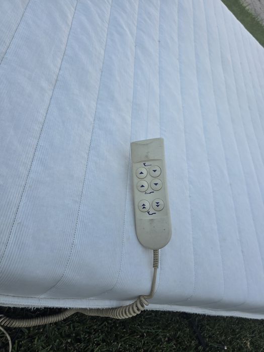 Cama Casal articulada com comando