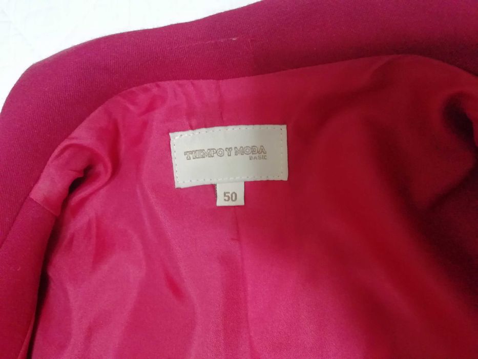Fato vermelho (senhora)