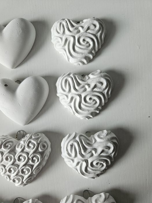 Gipsowe serca serduszka