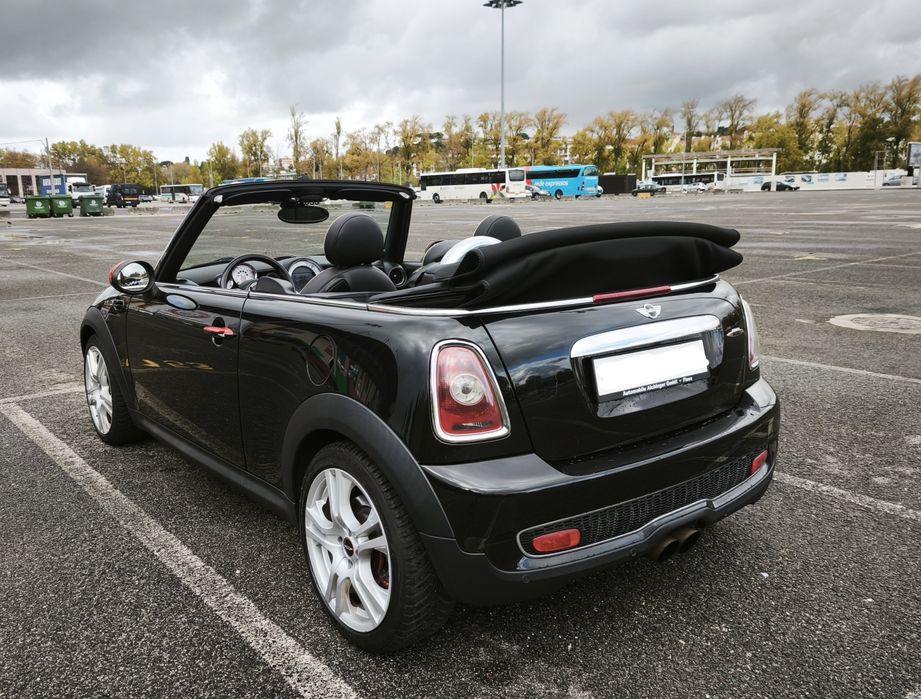 Mini cabrio JCW  211 cv