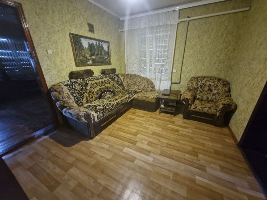 Оренда будинку з гаражем