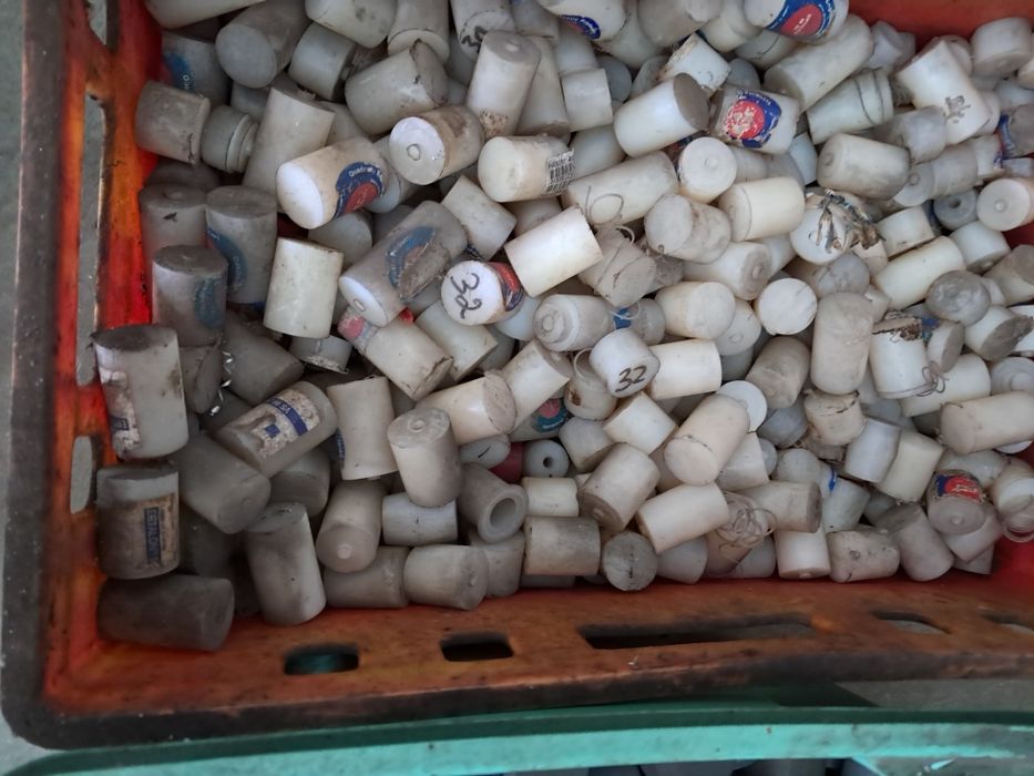 Uma caixa restes de Ertalon  66 SA