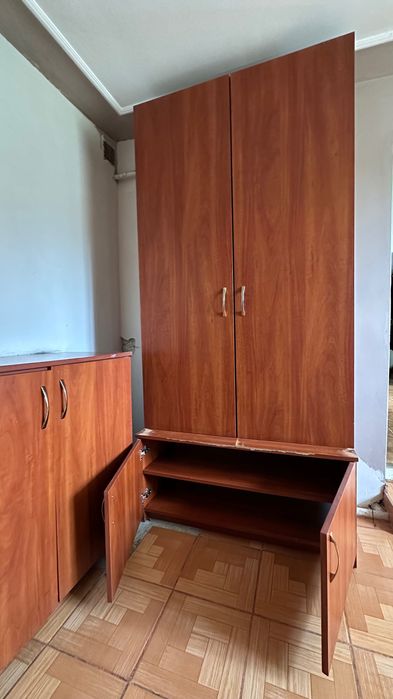 Продам прихожу .