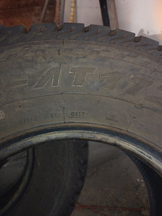 Sprzedam opony 235/75 R15