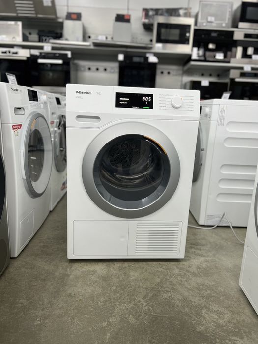 Сушильна машина Miele TCF630
