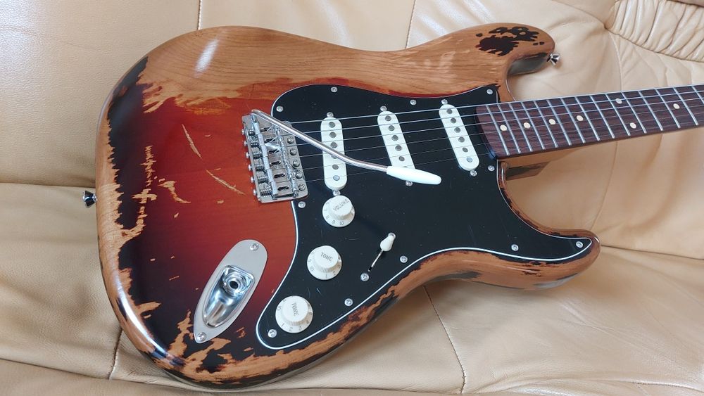 ESP Edwards ST-E distressed 2022 3 tone sunburst SRV *NOVA*