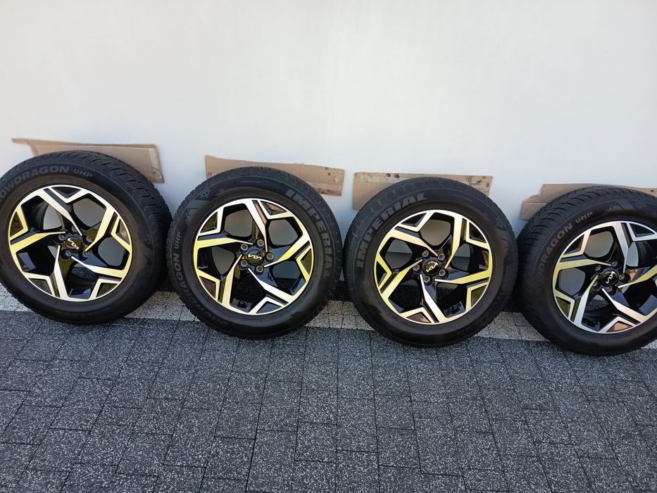 Sprzedam prawie nowe koła Kia sportage V zimowe 215/65/R17