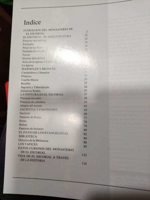 Livro em castelhano sobre "El Real Monastério de Escorial"