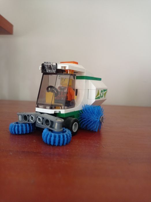 Sprzedam zestaw LEGO