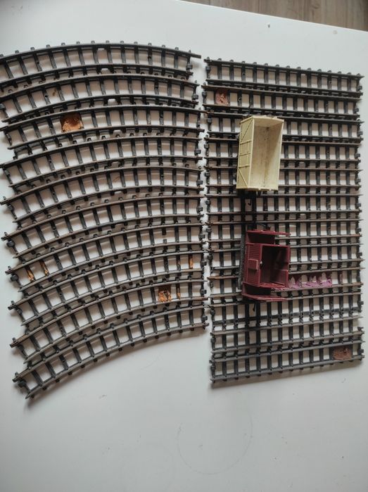 Kolejka Tri-ang tory 22 sztuki dwa wagony towarowe