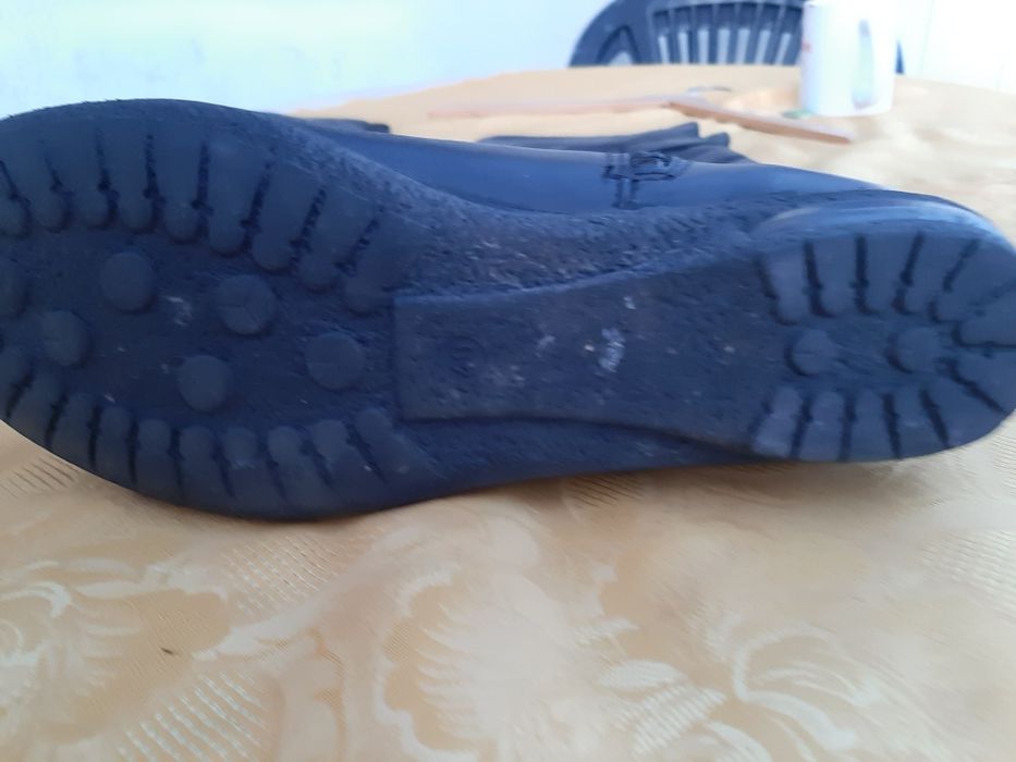 buty czarne, damskie, skórzane, bardzo długie cholewki
