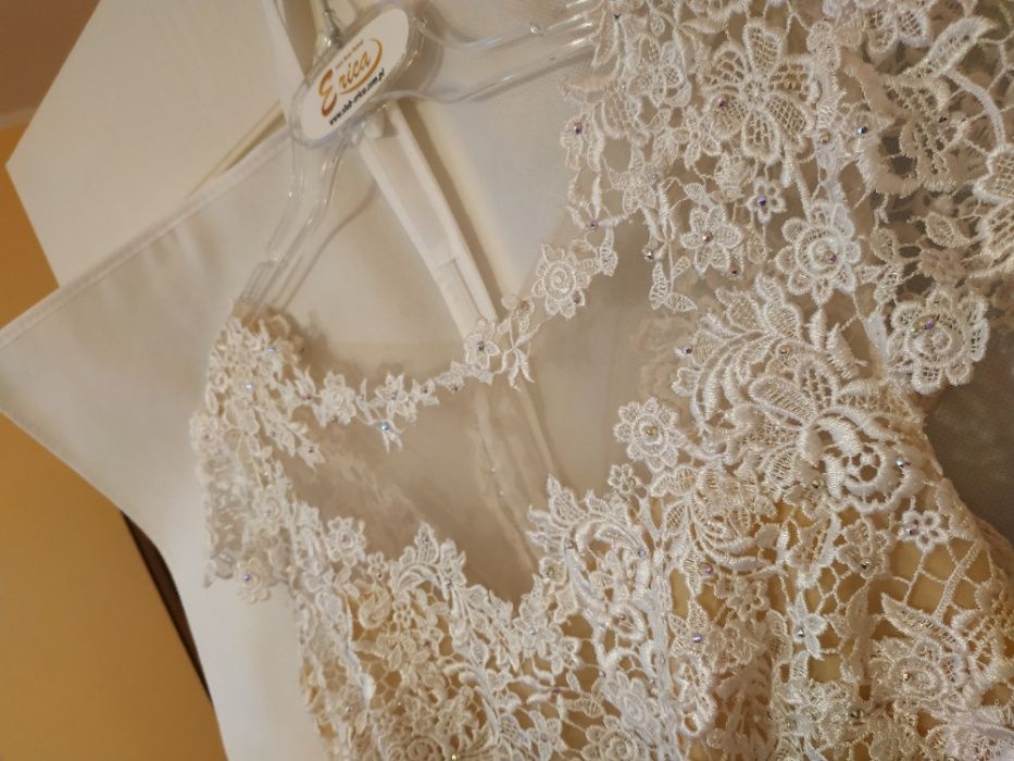 Suknia Ślubna Model Aurelia Litera A + welon