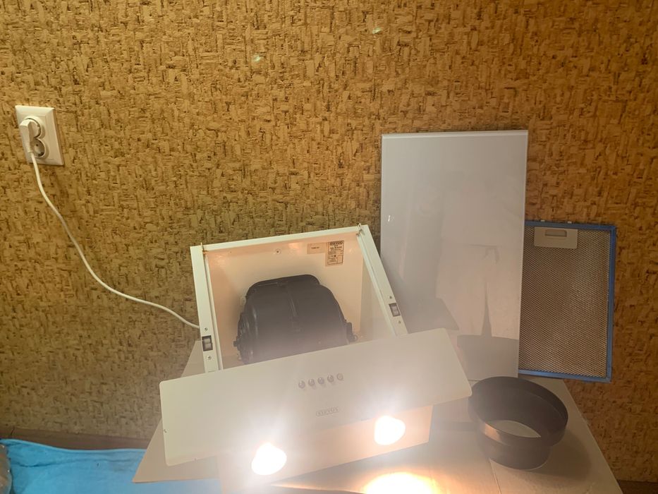 Кухонна витяжка побутова