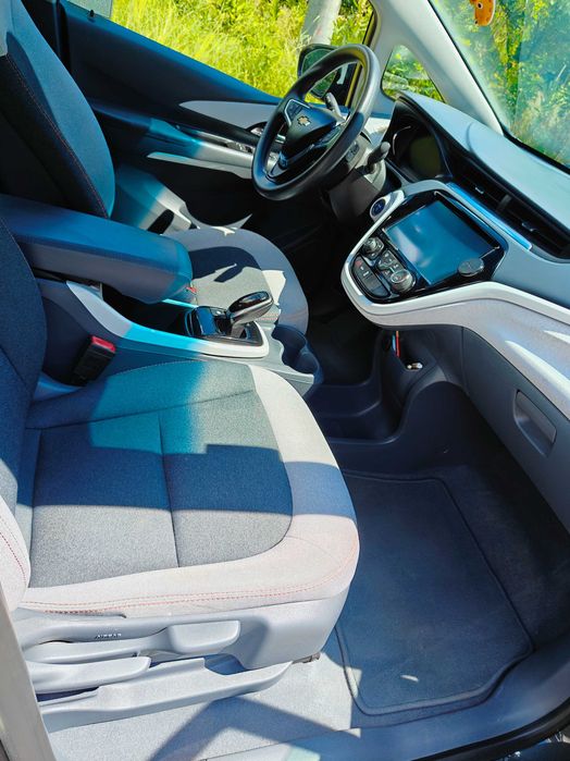 Chevrolet Bolt EV 2017 64 кВт