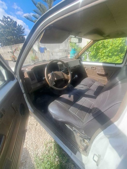 Nissan D21 2.3 Diesel — Fiável e Pronta a Trabalhar