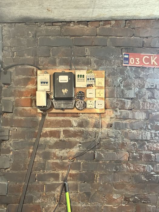 Капітальний гараж АК44 24кв з підвалом