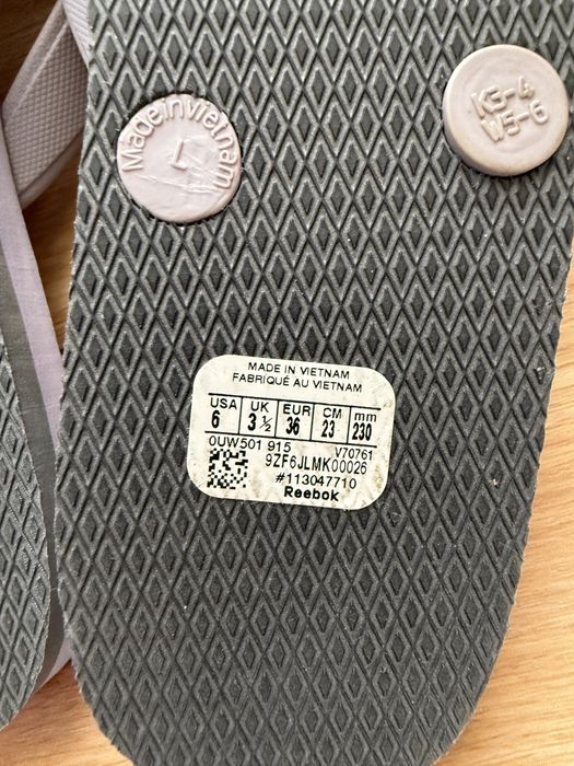 Шлепанці вʼєтнамки Reebok 35,5-36