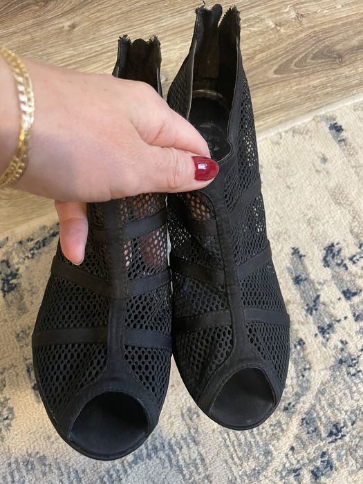 Szpilki buty Bata 40